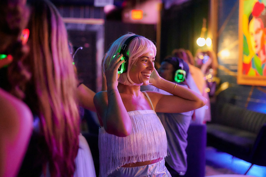 What is a Silent Disco? The Ultimate Guide to This New Unique Party Experience